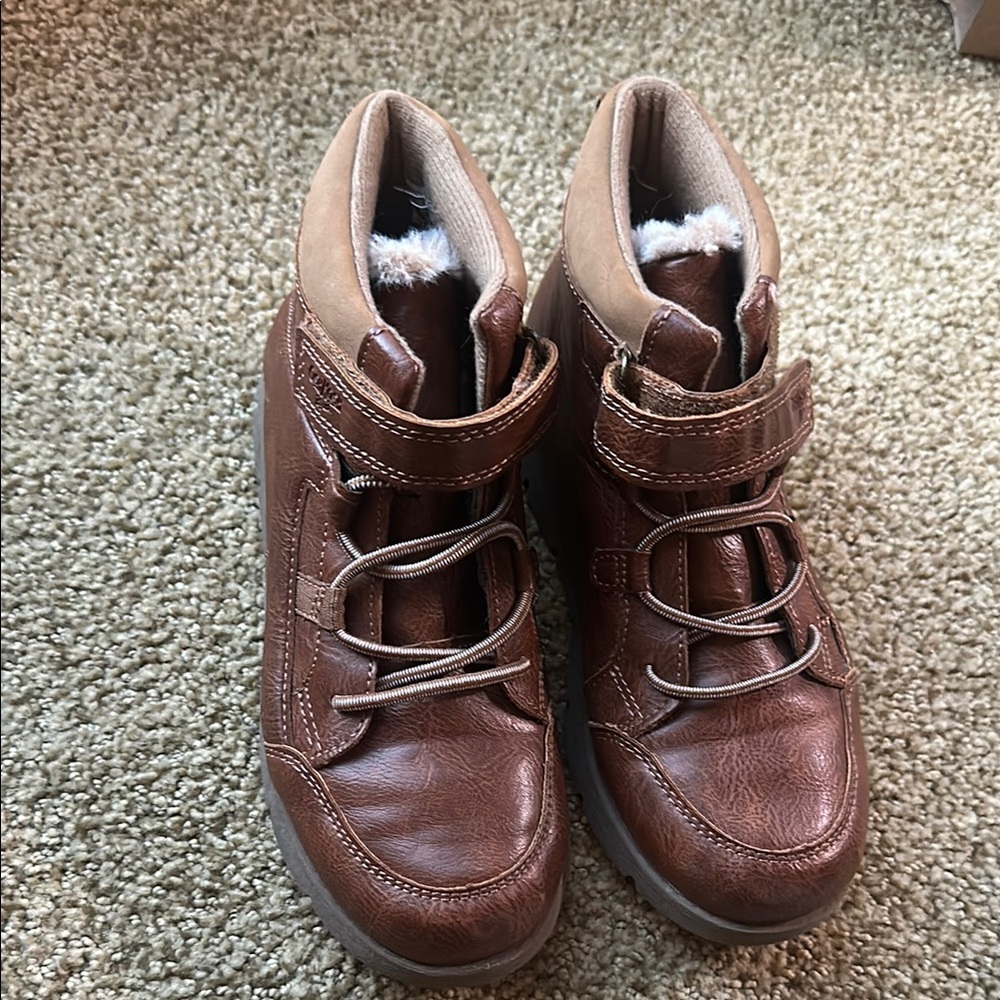 Oshkosh faux fur lined boots.